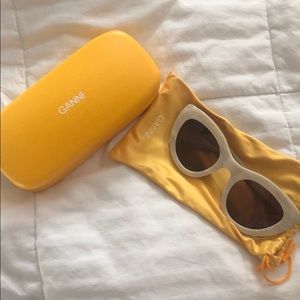 Ganni Sun glasses